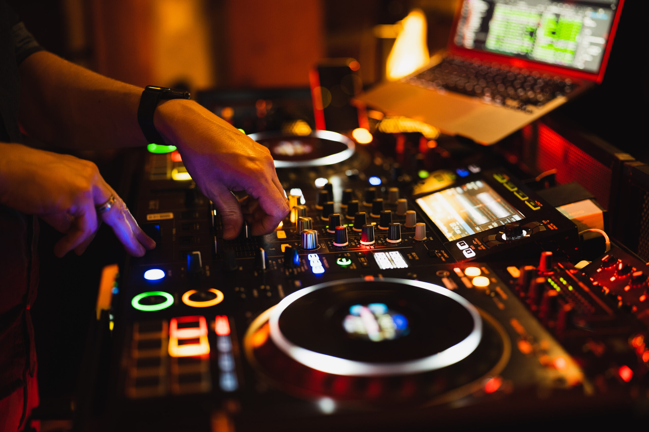 DJ-JJ Technik Pioneer XDJ-XZ (c) by JonackFilm